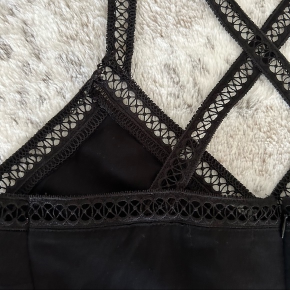 Express Linen Jumpsuit - Picture 9 of 9